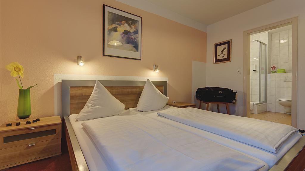Hotel Luitpold Landshut Kamer foto