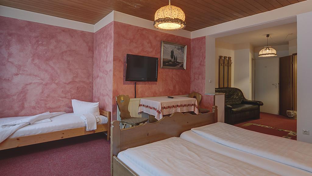 Hotel Luitpold Landshut Kamer foto